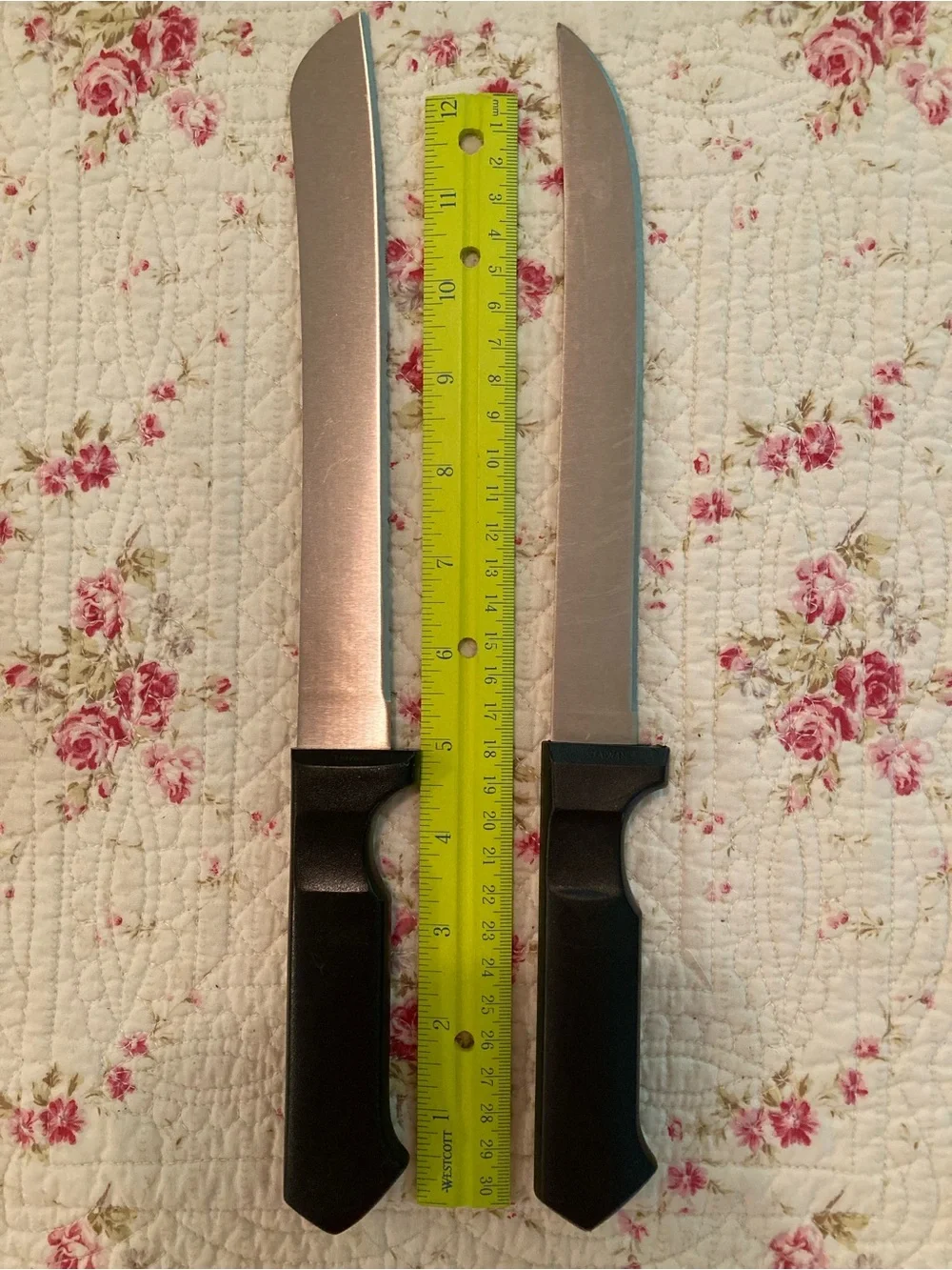 S/2 Vintage Farberware Serrated Kitchen Knives